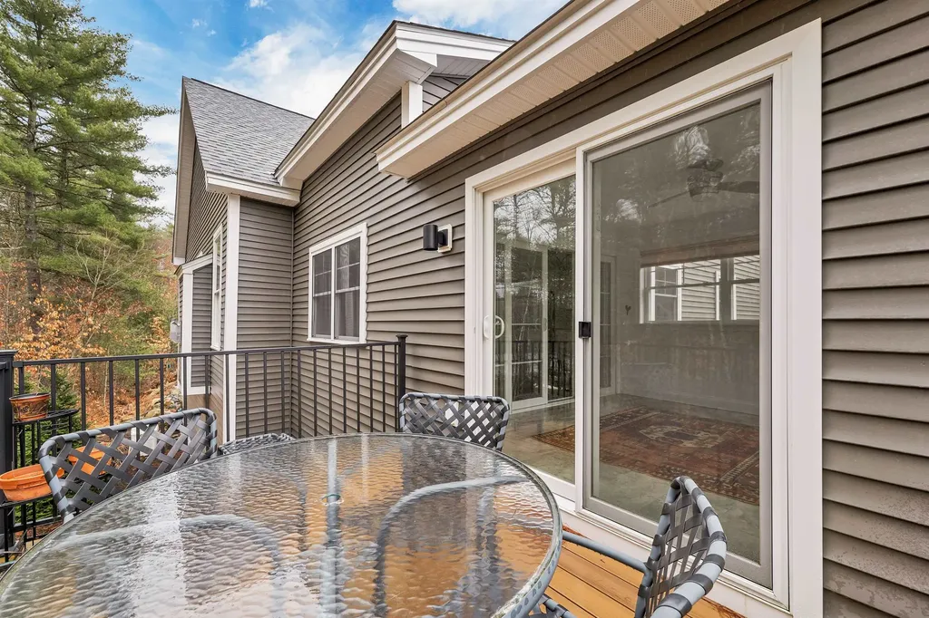 7 John Hardie Way Chichester NH 03234