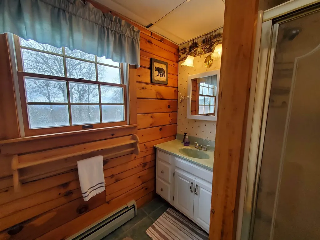 52 Oak Hill Road Enfield NH 03748