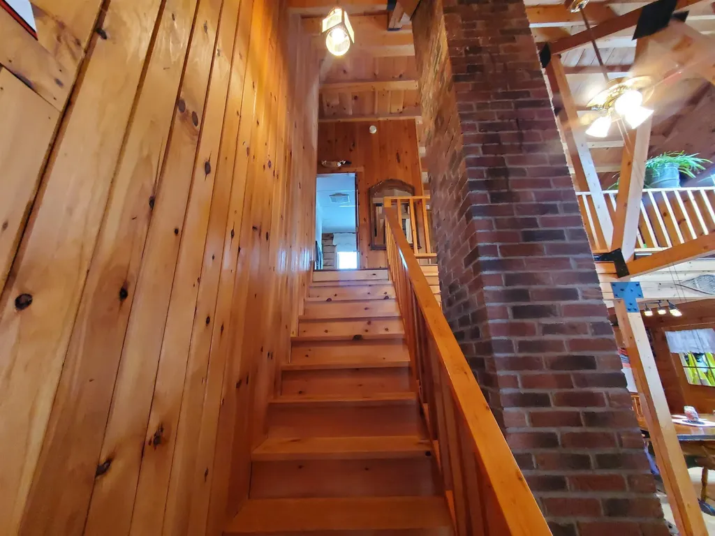 52 Oak Hill Road Enfield NH 03748