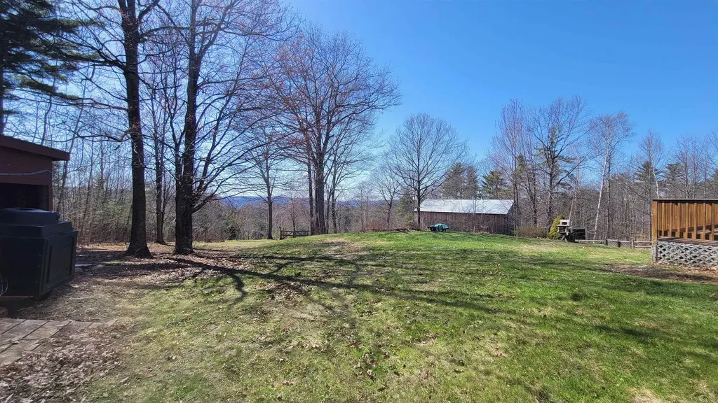 52 Oak Hill Road Enfield NH 03748