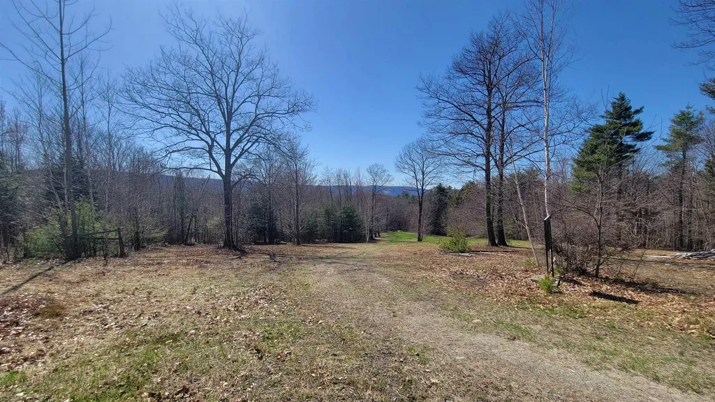 52 Oak Hill Road Enfield NH 03748