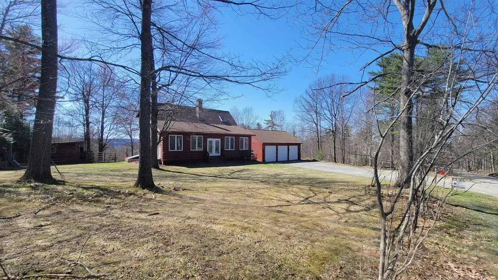 52 Oak Hill Road Enfield NH 03748