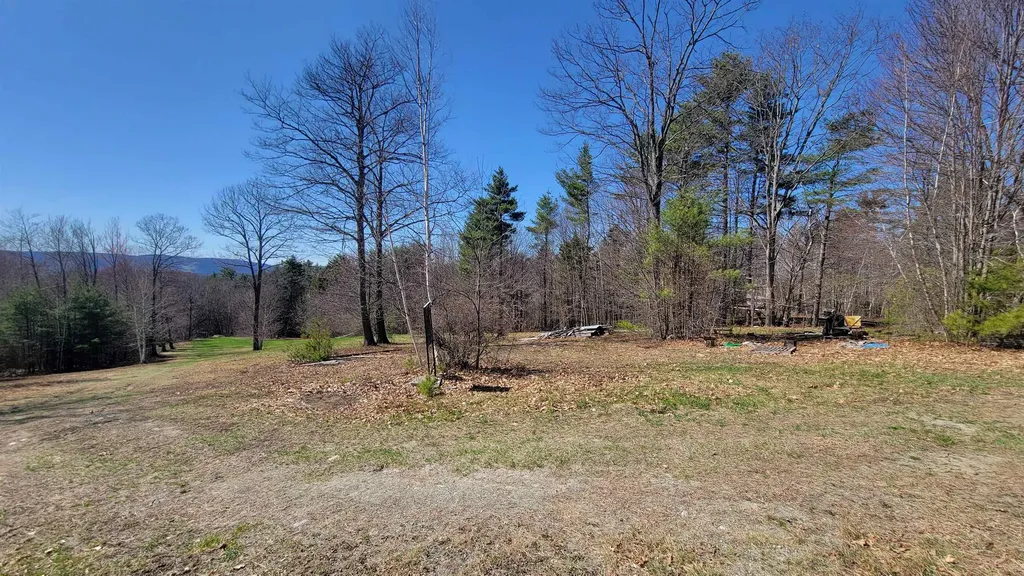 52 Oak Hill Road Enfield NH 03748