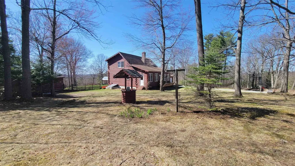 52 Oak Hill Road Enfield NH 03748
