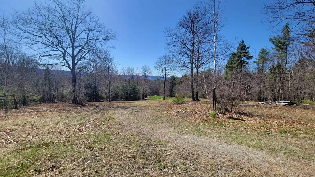 52 Oak Hill Road Enfield NH 03748