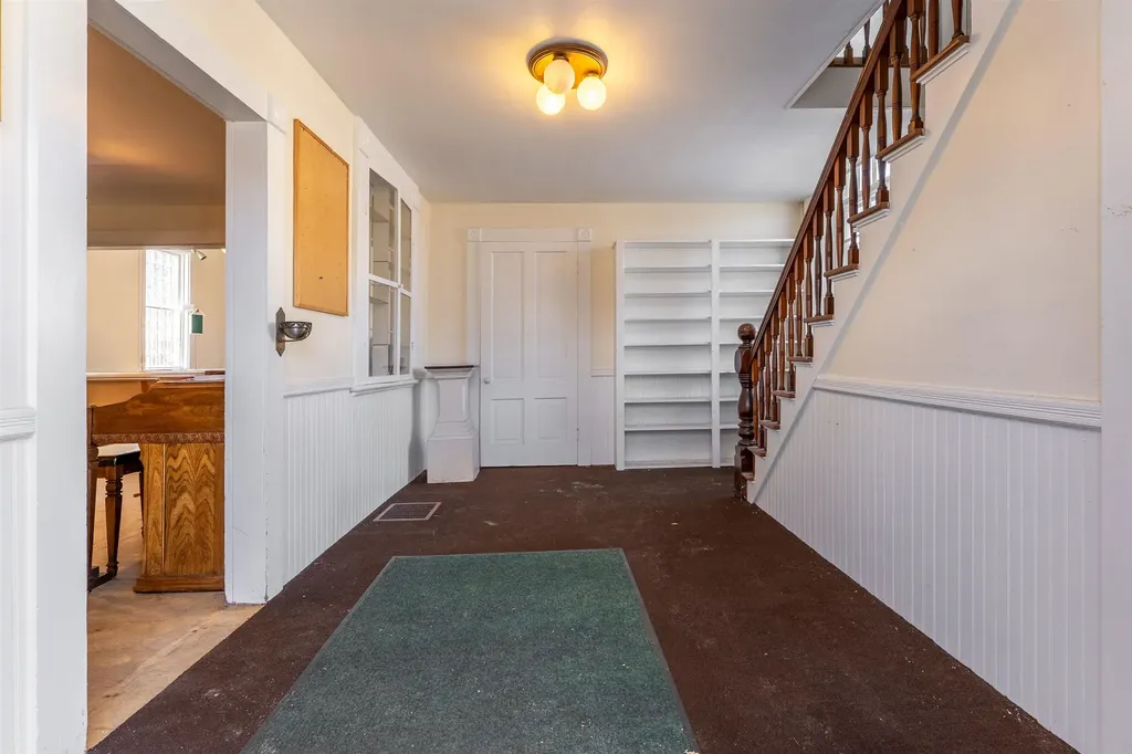 123 Main Street Putney VT 05346