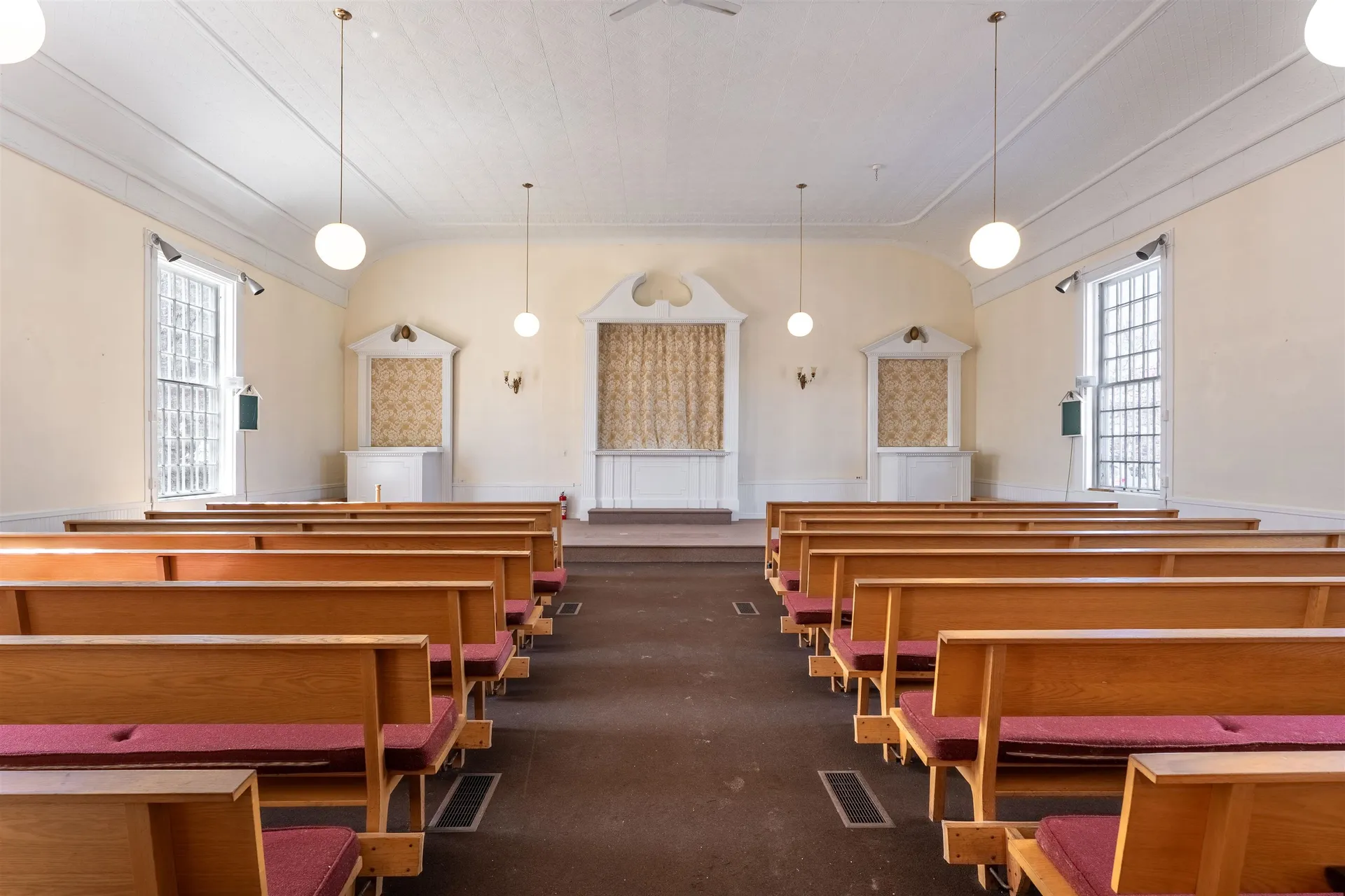 123 Main Street Putney VT 05346