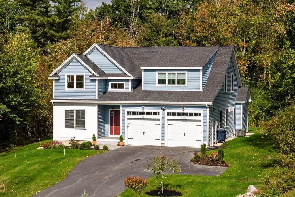 69 Signature Drive Barrington NH 03825