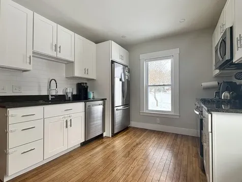 11 Third Avenue Hartford VT 05001