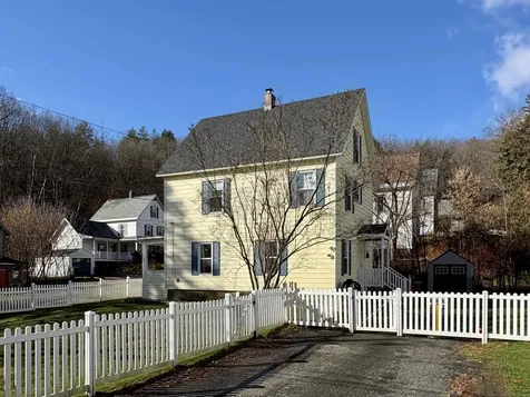 11 Third Avenue Hartford VT 05001