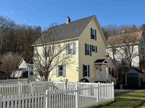 11 Third Avenue Hartford VT 05001