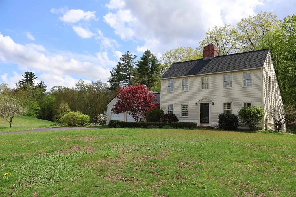 189 Carriage Road New Boston NH 03070