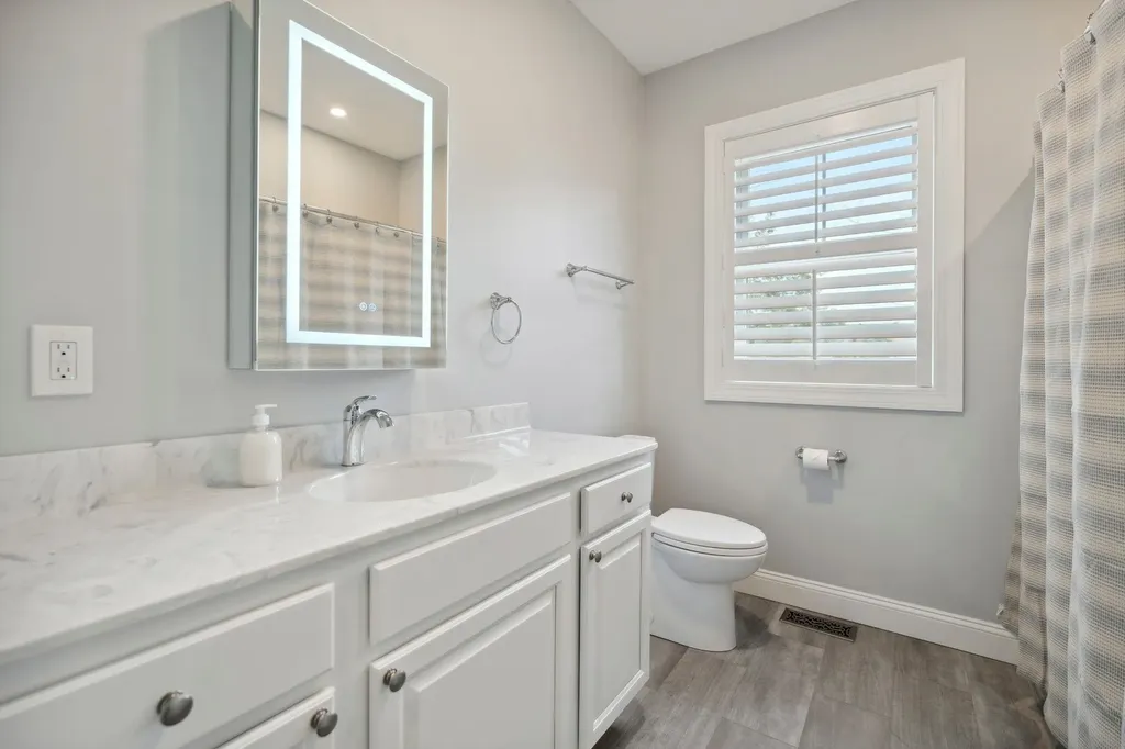 16 Christopher Court Wolfeboro NH 03894