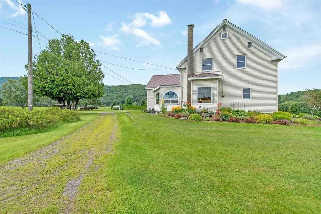 1455 Vt Route 102 Canaan VT 05903