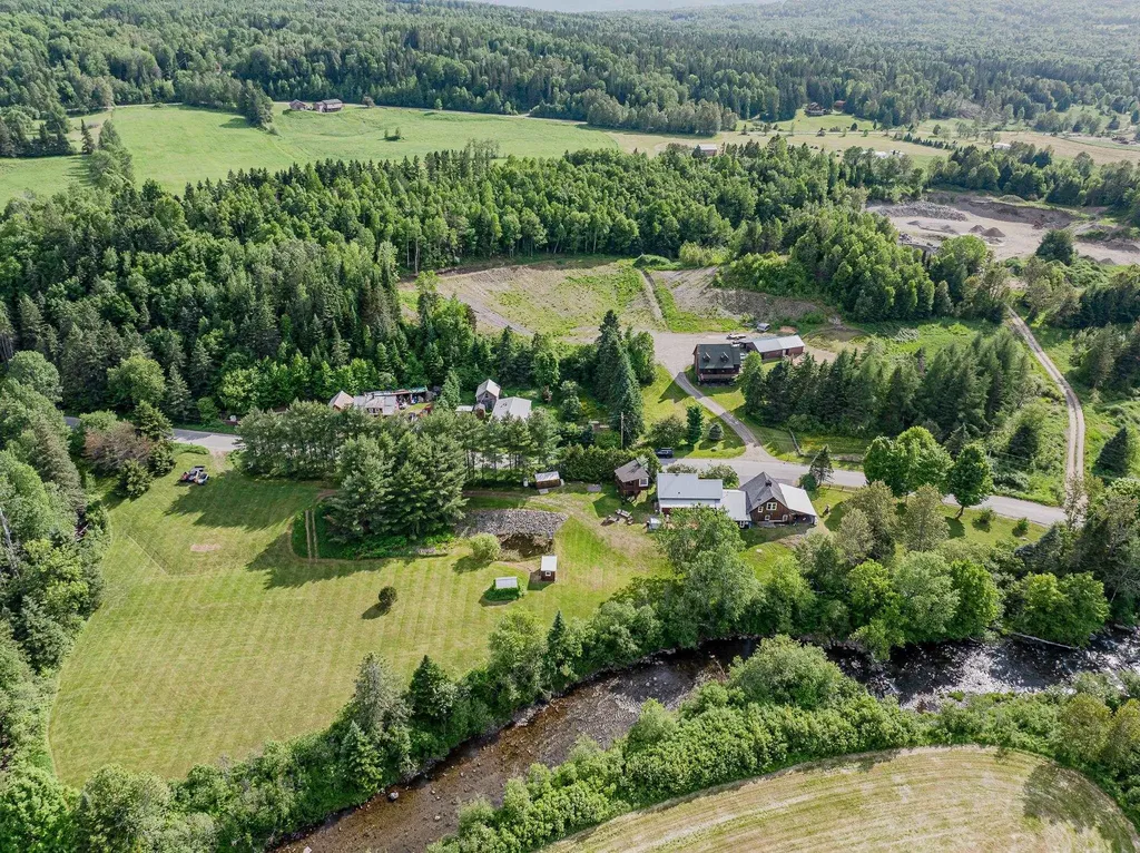 21 Bungy Road Colebrook NH 03576