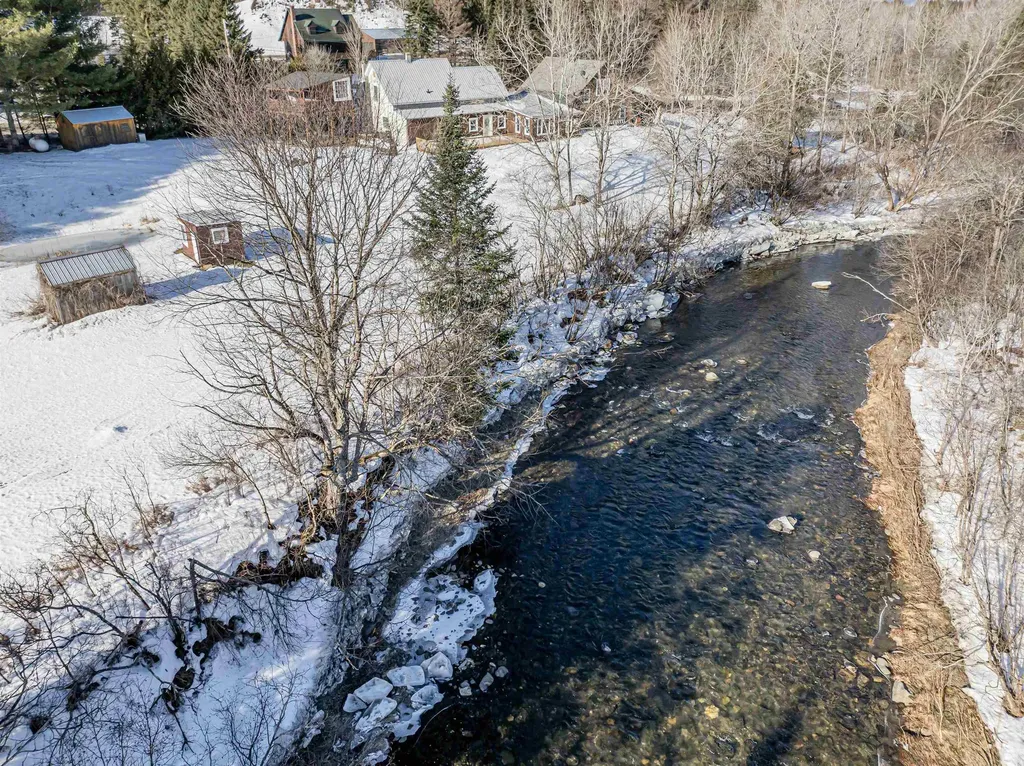 21 Bungy Road Colebrook NH 03576