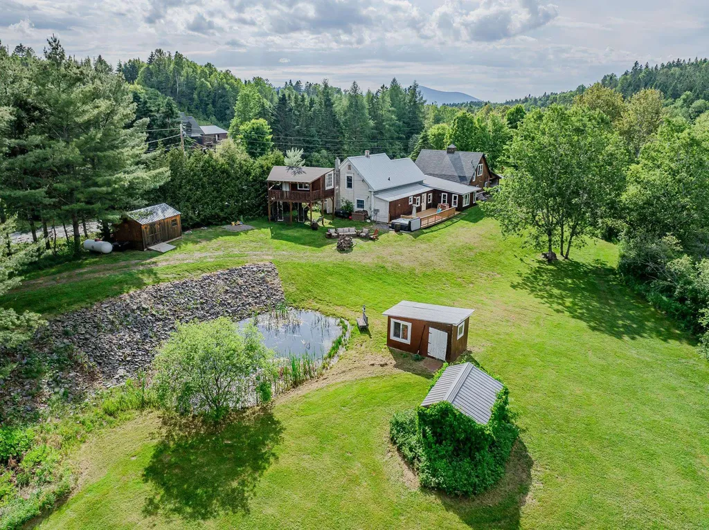 21 Bungy Road Colebrook NH 03576