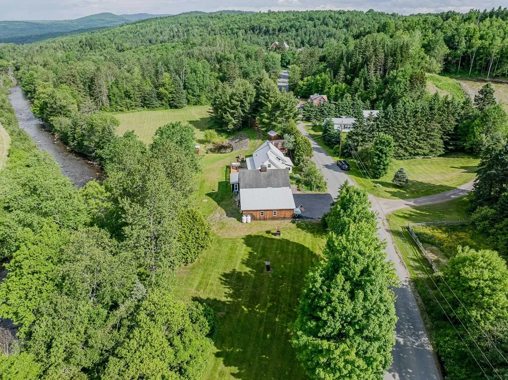 21 Bungy Road Colebrook NH 03576