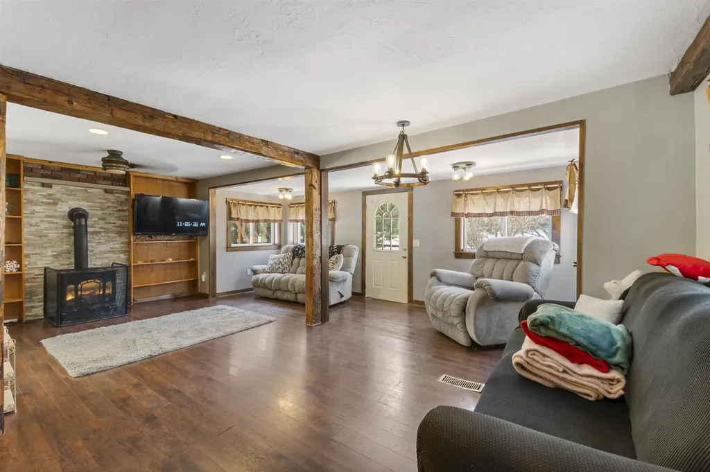 21 Bungy Road Colebrook NH 03576