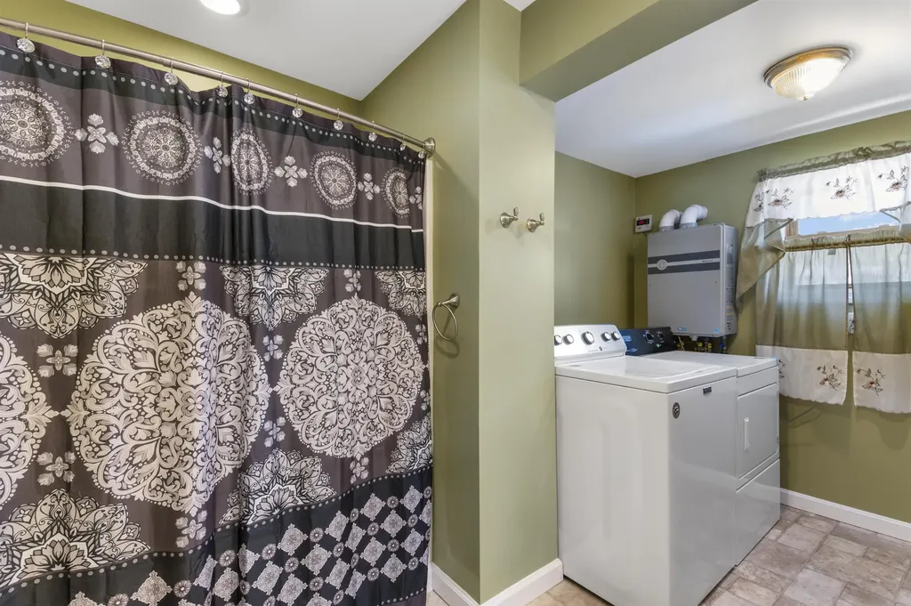 21 Bungy Road Colebrook NH 03576