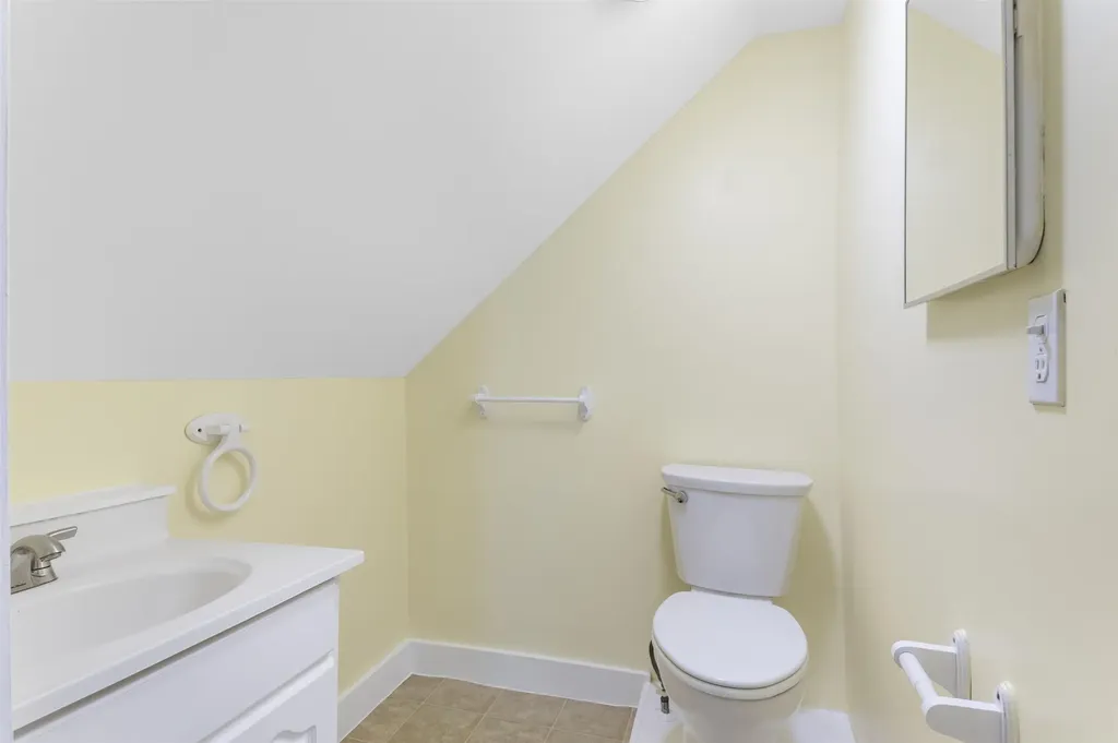 21 Bungy Road Colebrook NH 03576