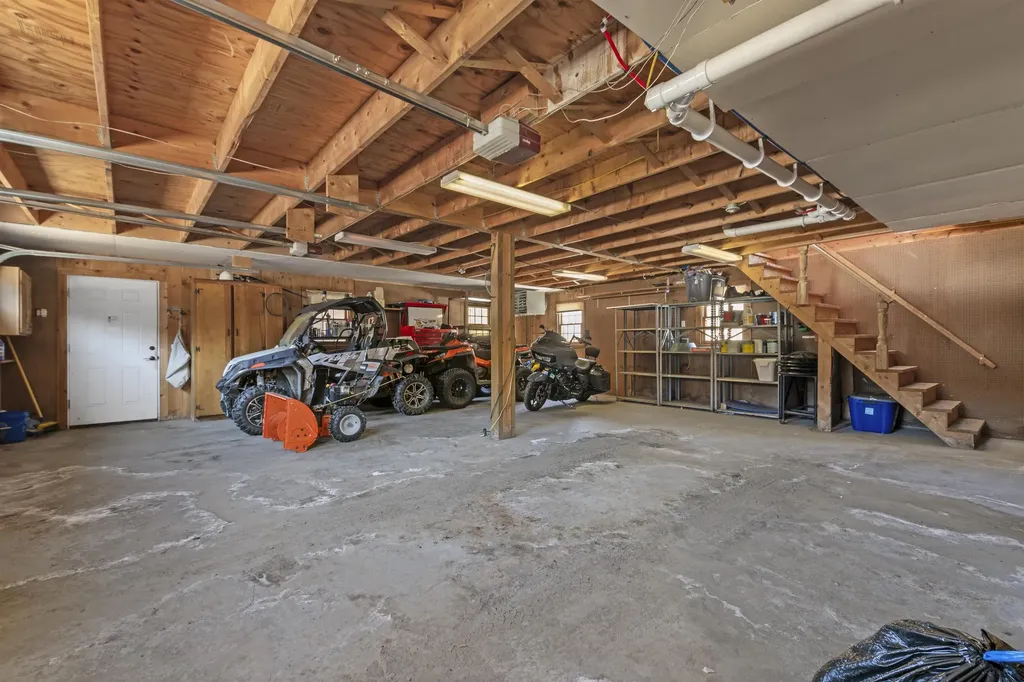 21 Bungy Road Colebrook NH 03576