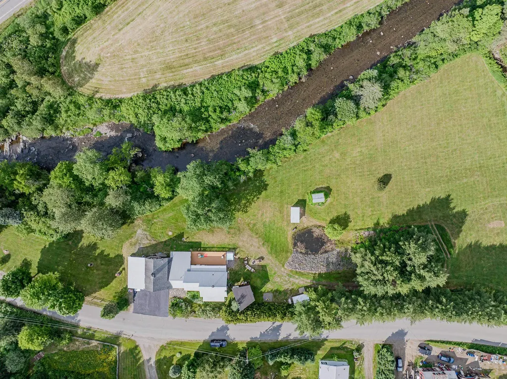 21 Bungy Road Colebrook NH 03576