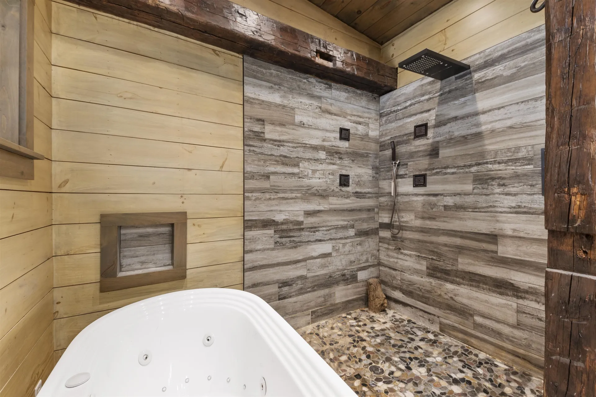 21 Bungy Road Colebrook NH 03576