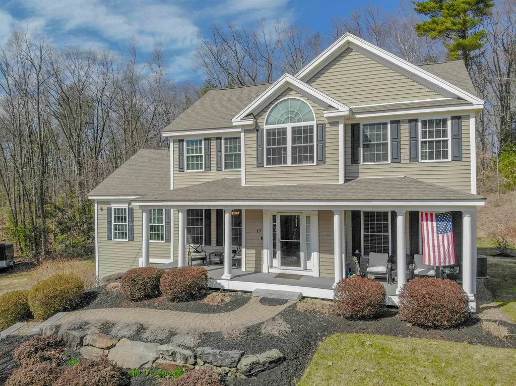 17 Williams Path Kingston NH 03848