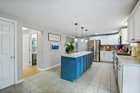 36 Bradford Circle Hillsborough NH 03244