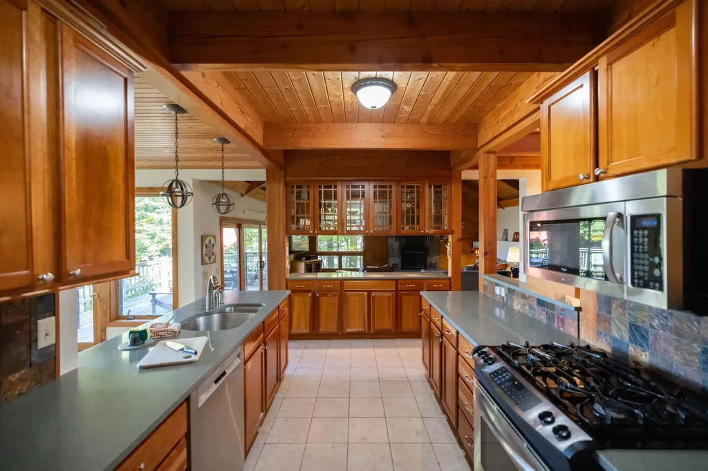 5 Stratton Ridge Road Winhall VT 05340