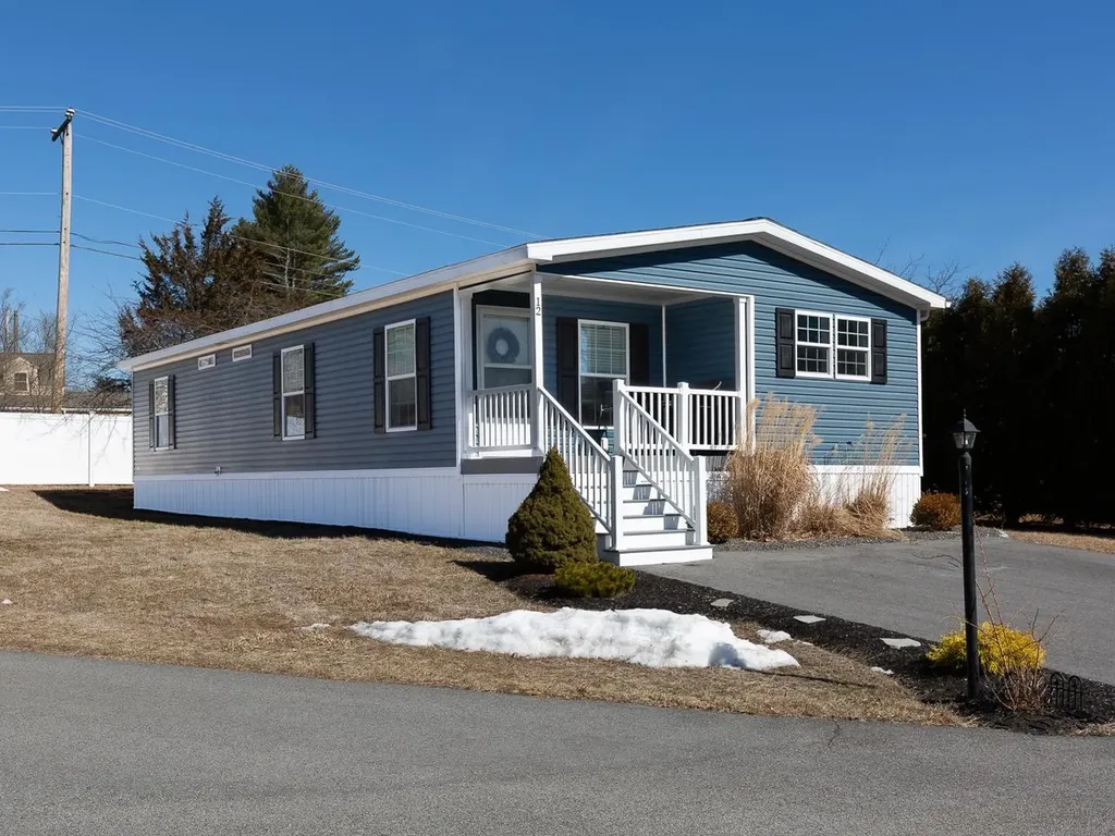 12 Sandpiper Path North Hampton NH 03862