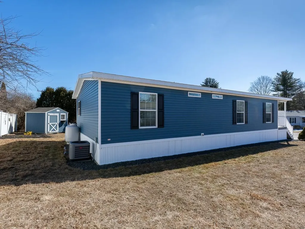 12 Sandpiper Path North Hampton NH 03862