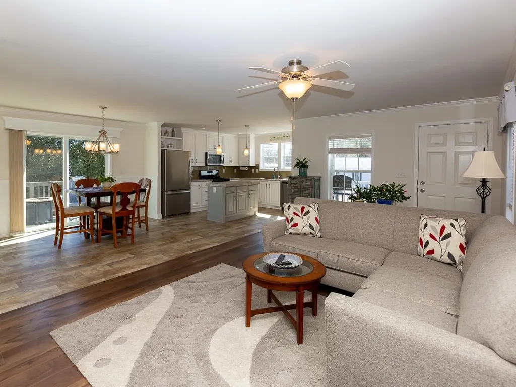 12 Sandpiper Path North Hampton NH 03862