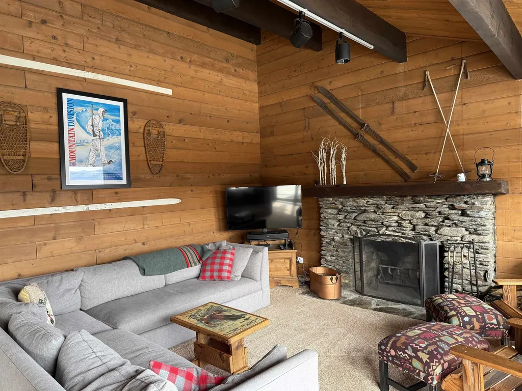 1076 Kew Vasseur Road Fayston VT 05673