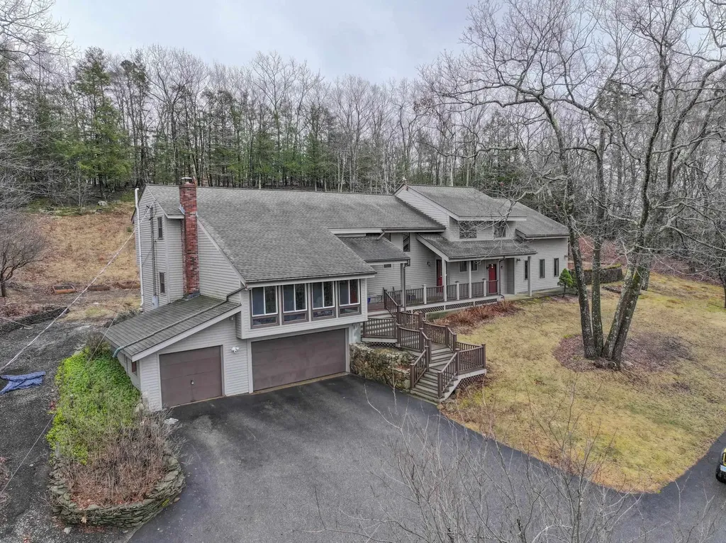8 Hillside Road Kingston NH 03848