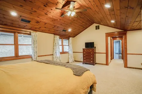 8 Hillside Road Kingston NH 03848