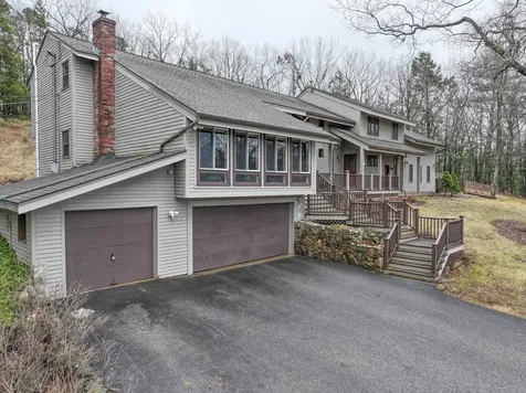 8 Hillside Road Kingston NH 03848