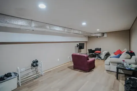 8 Hillside Road Kingston NH 03848