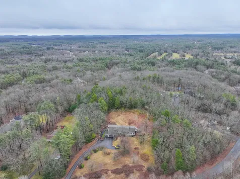 8 Hillside Road Kingston NH 03848