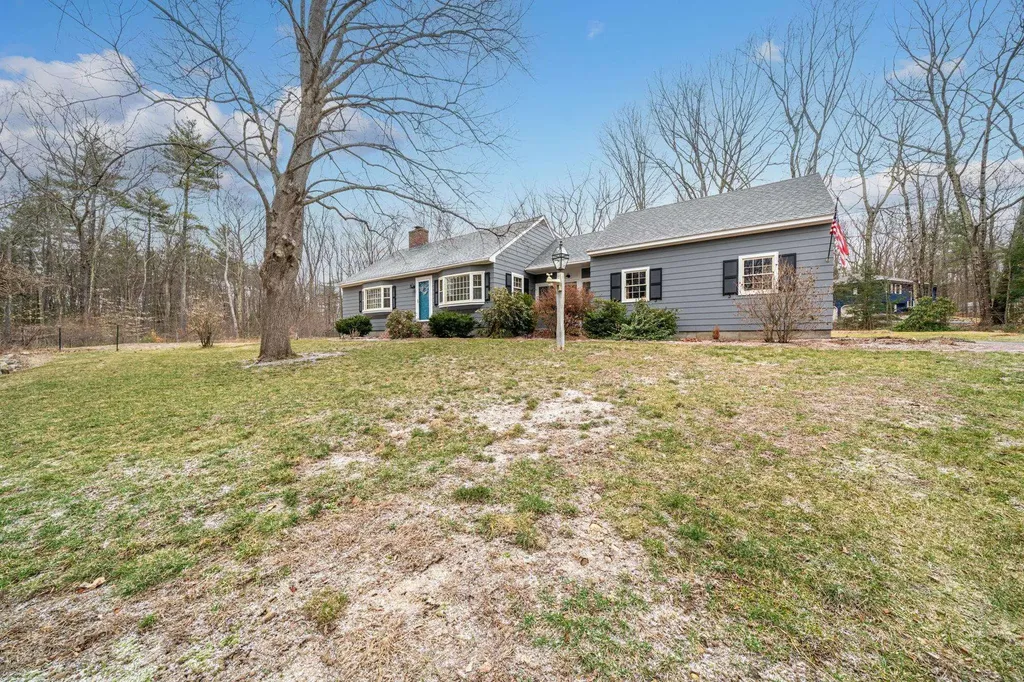 25 Ridgewood Drive Bow NH 03304