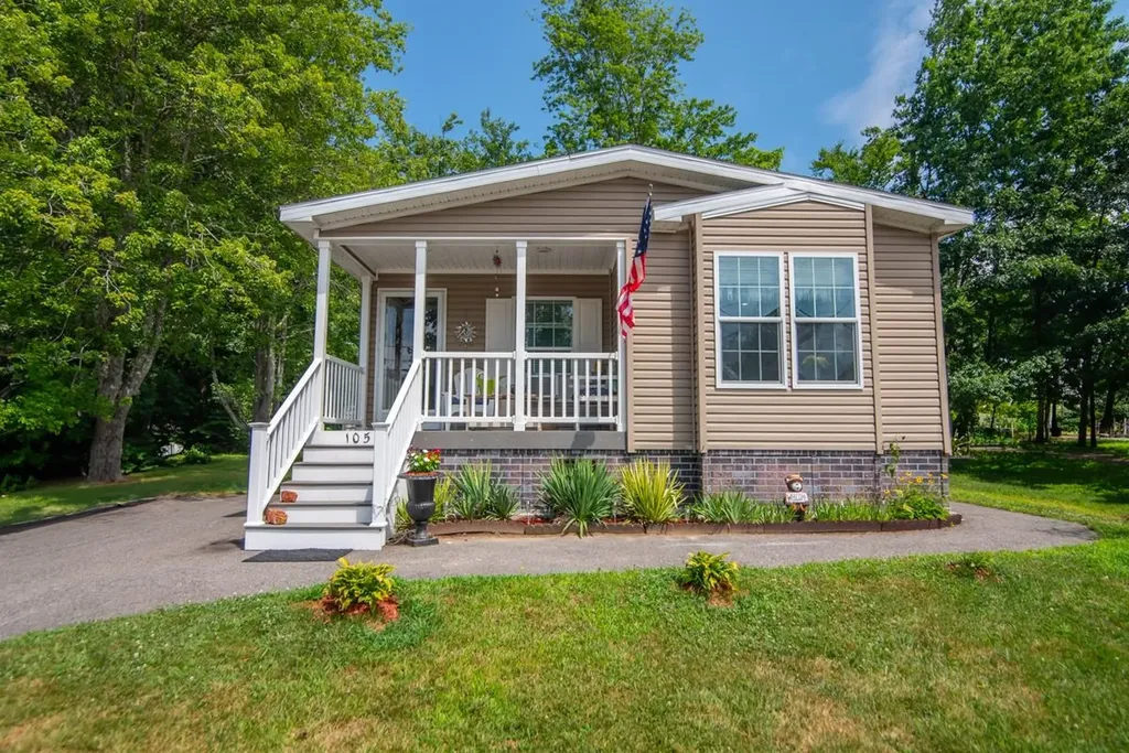 105 Robinhood Drive Exeter NH 03833