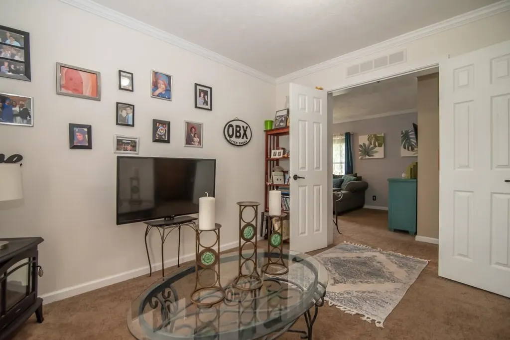 105 Robinhood Drive Exeter NH 03833