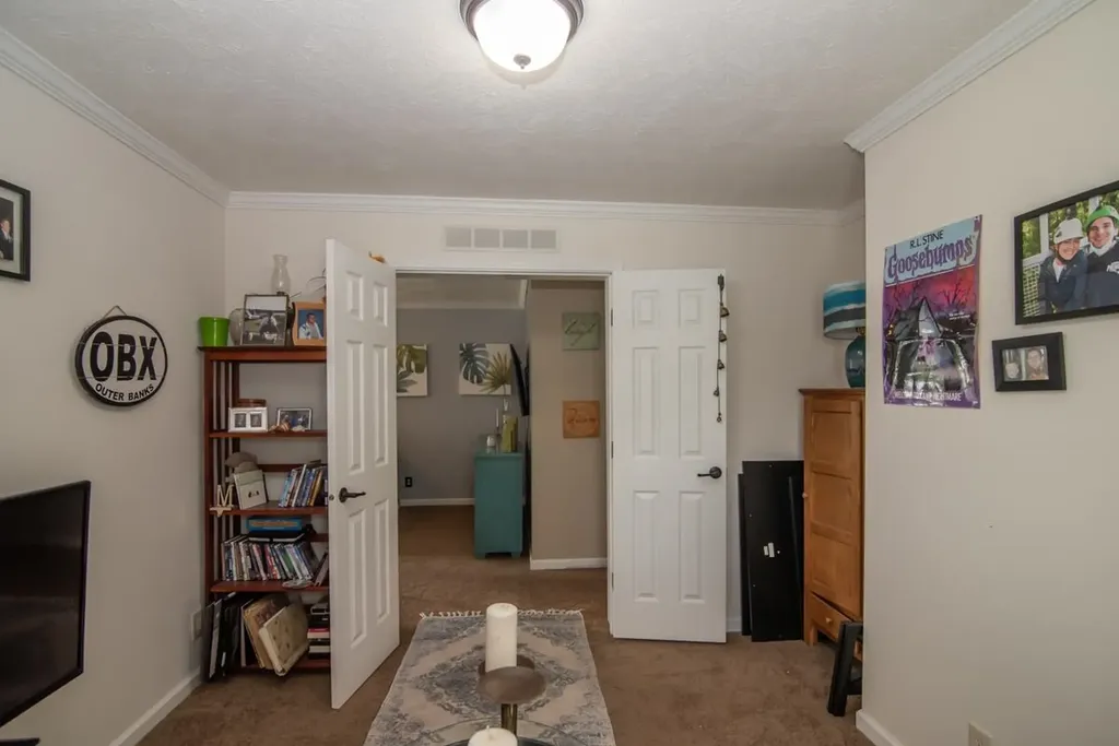 105 Robinhood Drive Exeter NH 03833