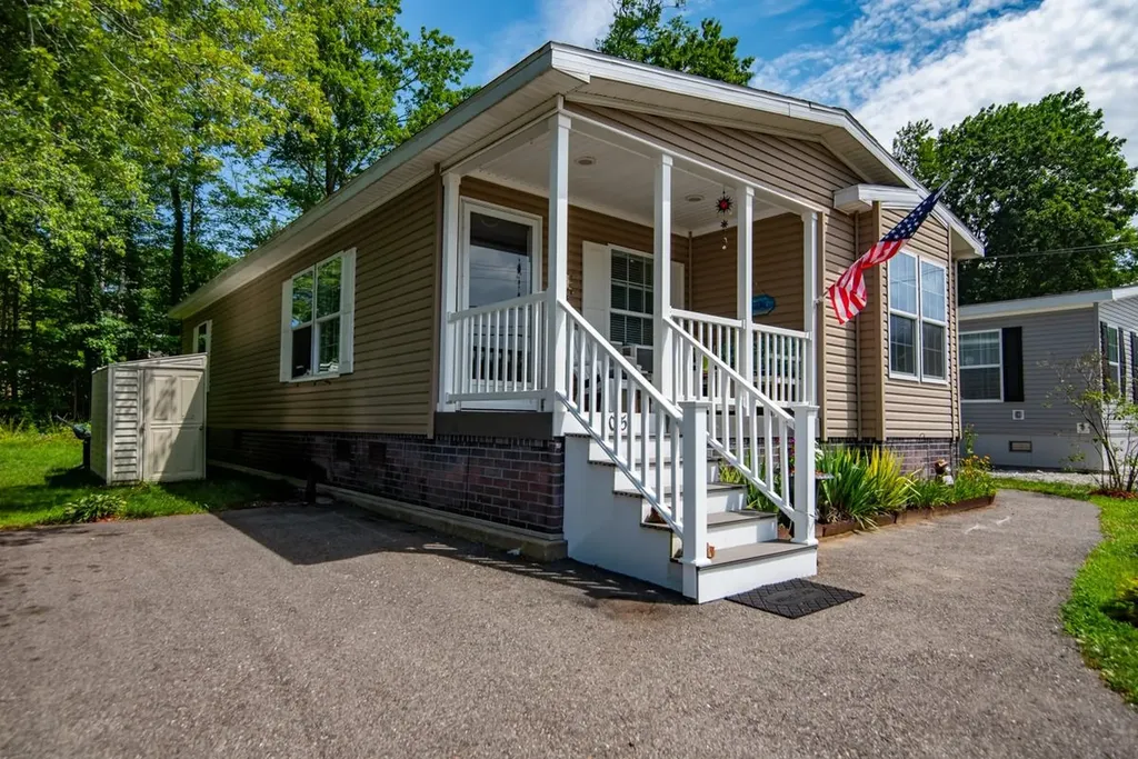 105 Robinhood Drive Exeter NH 03833