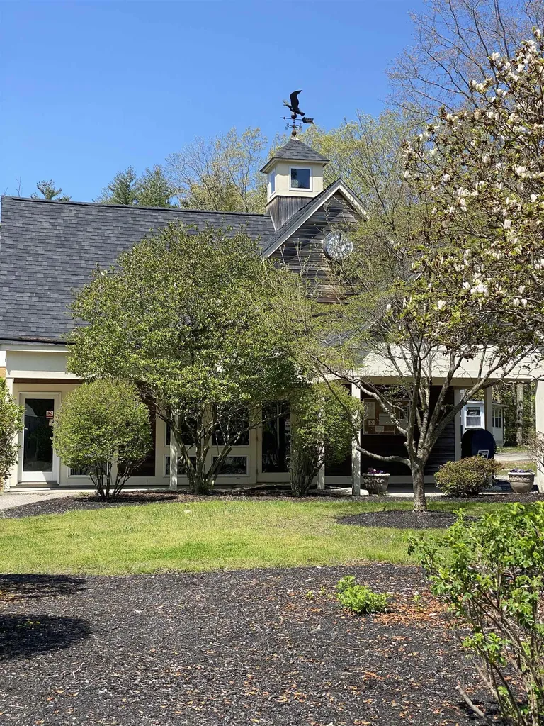 105 Robinhood Drive Exeter NH 03833