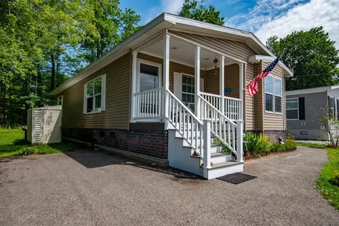 105 Robinhood Drive Exeter NH 03833