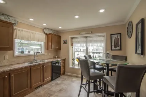 105 Robinhood Drive Exeter NH 03833