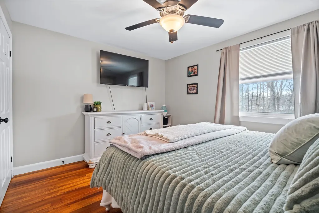 39 Kings Court Manchester NH 03103