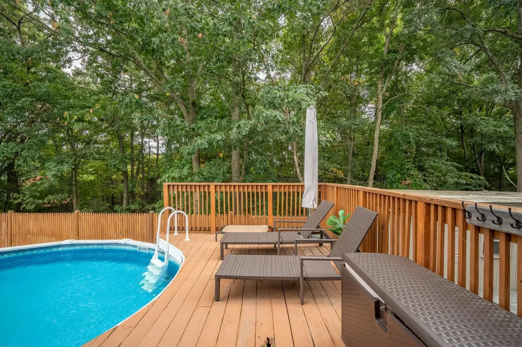 39 Kings Court Manchester NH 03103